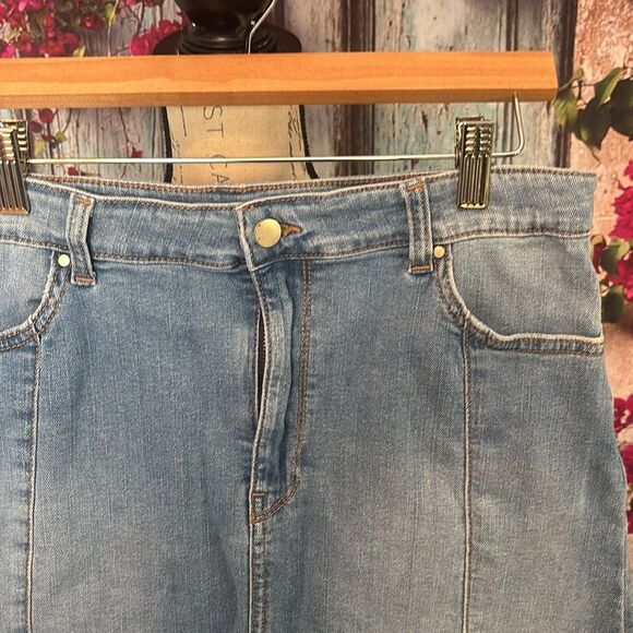 Wonder Nation raw hem denim mini skirt, size XL, good condition - Picture 3 of 12